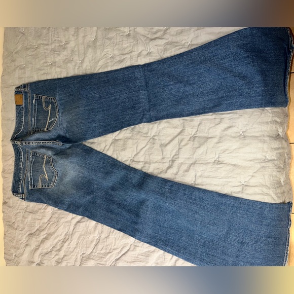 American eagle women’s jeans - Picture 2 of 3